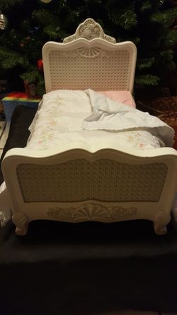 American Girl Samantha's wood doll bed
