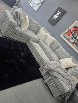 ✨️ Sectionals, 2pc Sofas ✨️ Furniture Queen Bedrooms, Dining Avail