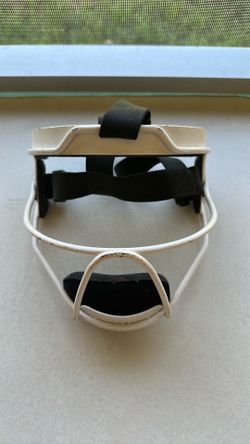 Mizuno fielder’s mask