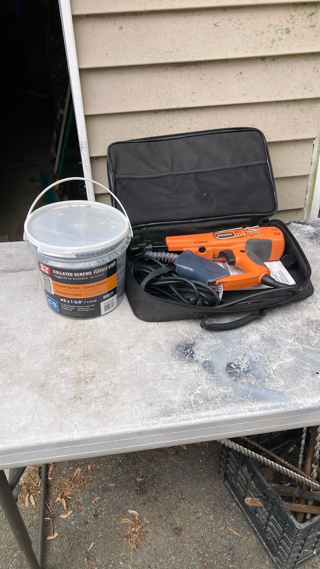 Collated screwdriver