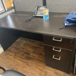 Office desk - Anaheim Pickup 