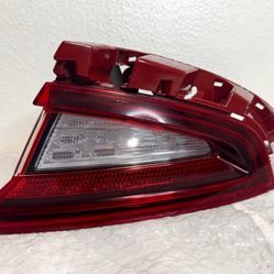 2018 - 2020 KIA STINGER SIDE RH TAIL LIGHT OEM