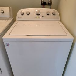 Just Like New!!! Top Of The Line!!! Whirlpool, 12 Cycle, Washer!!! It Works Perfectly!!! Must See To Appreciate!!!
