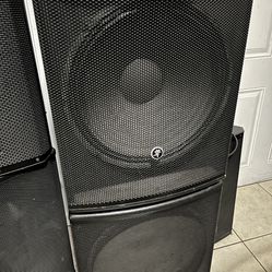 PAIR SUBWOOFERS MACKIE 18 Actives 
