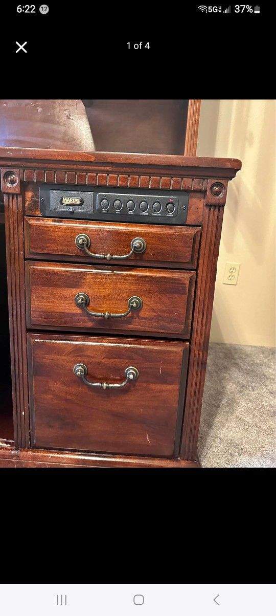Desk With LED Lights Built In Will Deliver For Extra $20