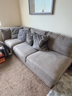 FREE‼️CORNER LOVESEAT OR LOVESEAT AND PLUSH CHAIR
