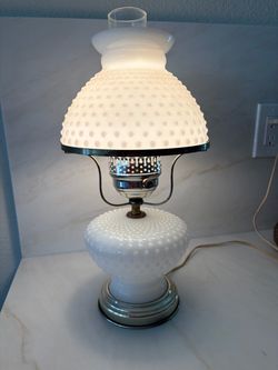 17” Hobnail Vintage Milk glass lamp - all original parts