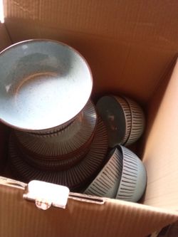 Ceramic Bowls Set with Striped Pattern
