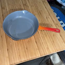 Descoware 9” Enameled Cast Iron Skillet 