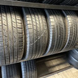 SET OF TIRE 205 55 16 MICHELIN 85% LIFE