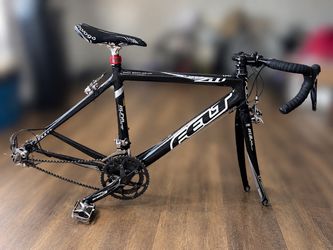 ZW series encompasses Felt's FitWoman women-specific road line
