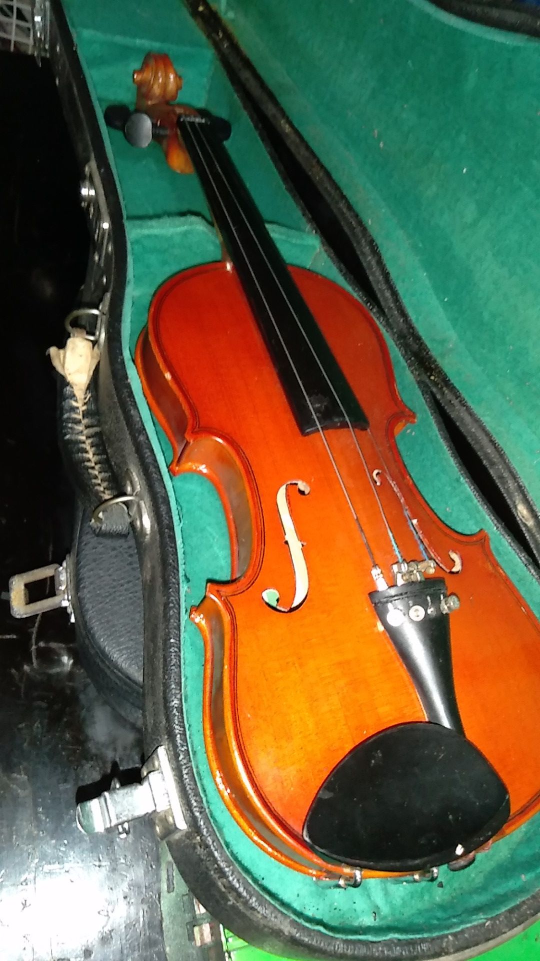 Used LARK Violin