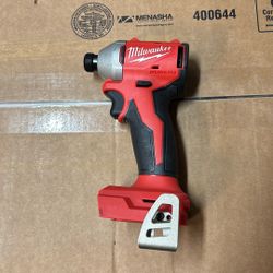 Milwaukee   M18.  Impact Drill Driver 
