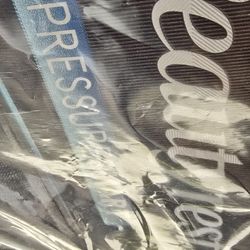 New Queen Size Beauty Rest Pressure Smart New Queen Size  ÇMattress With  BbMattress And Spring Box With Wooden Headboard