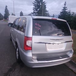 2012 Chrysler Town & Country