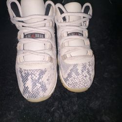 Jordan 11 Low Snakeskins 
