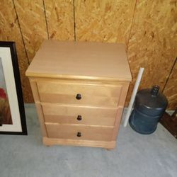 wooden 3 drawer night stand 