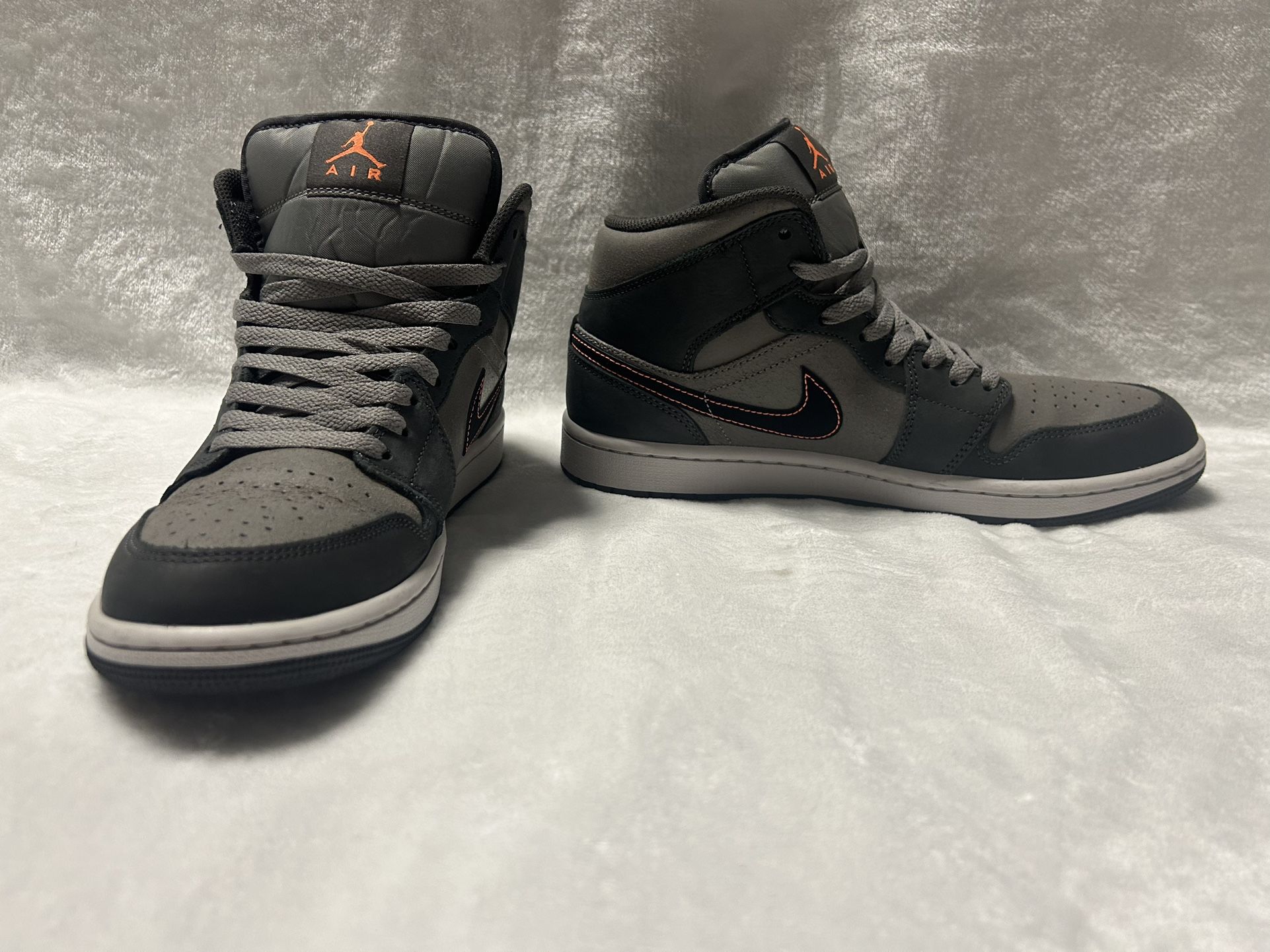 Men's Nike AIR JORDAN 1 MID SE gray Night Stadium FQ8338-017 size 9