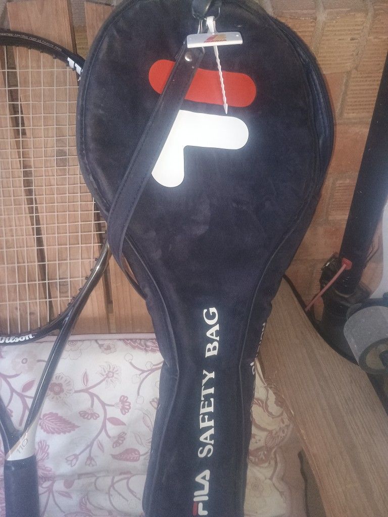 Wilson Two BLX 110 Tennis Racket And Bag