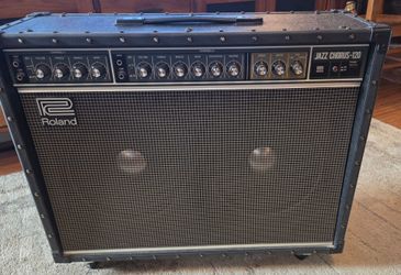 Roland JC-120 Professional Studio Amplifier