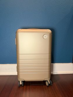 Monos Hybrid Carry-On Plus suit base in 9.5/10 condition