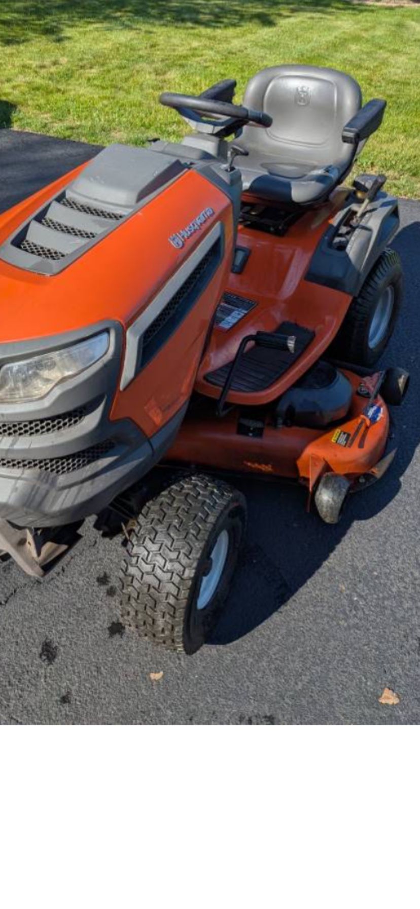 2018 HUSQVARNA 48 Inch 24 Hp Lawn Tractor Low 150 Hours Hydrostatic Automatic Trans