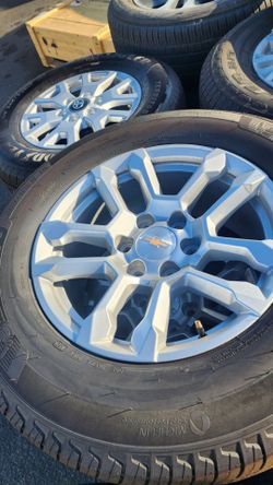 2026 Suburban/Tahoe Wheels 18" With tires
