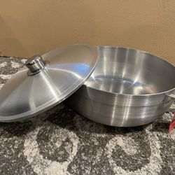 Aluminum Dutch Oven Pot with Lid for Sale in Mesa, AZ - OfferUp