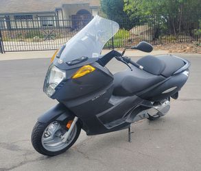 Vectrix VX-1 electric motorcycle