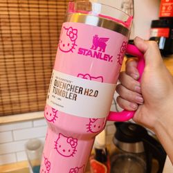 New Hello Kitty 40oz Stanley 