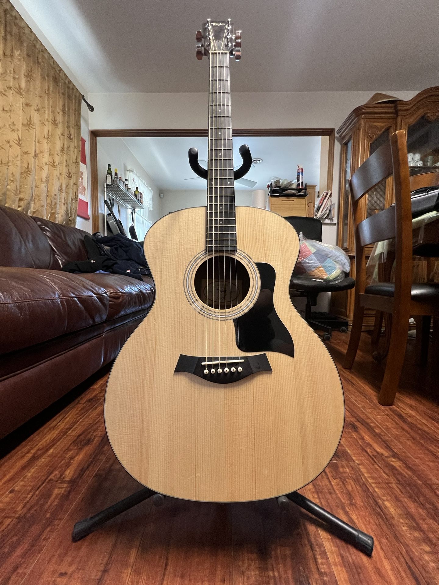 Taylor 114e Acoustic Guitar
