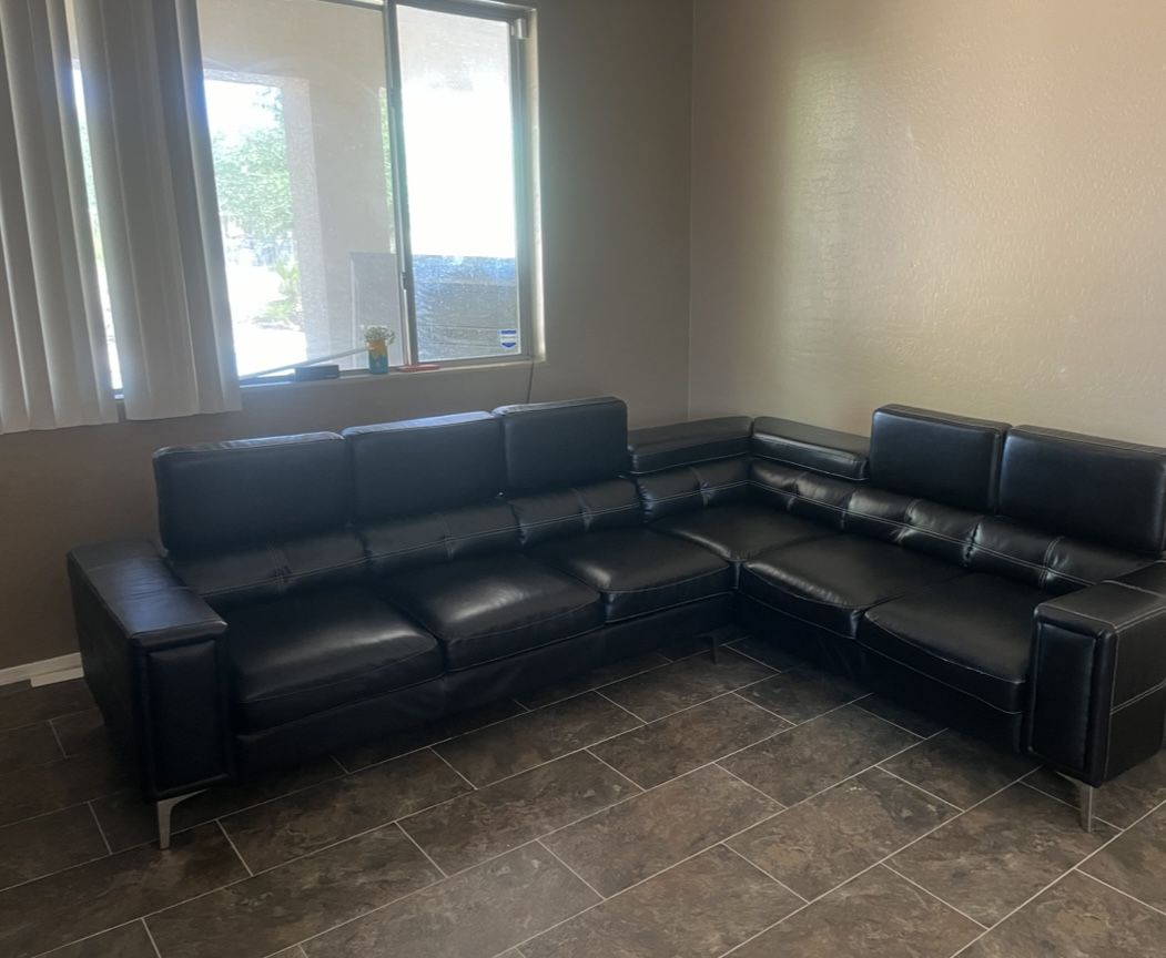Sectional Black