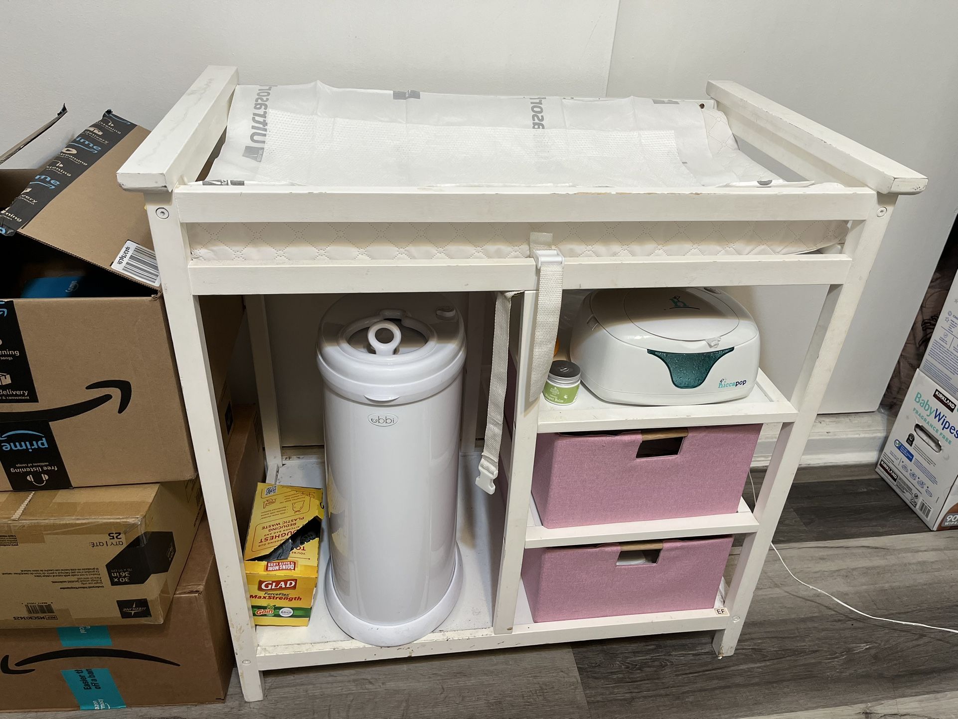 Diaper Changing Table - Bassinet - MamaRoo Baby Swing
