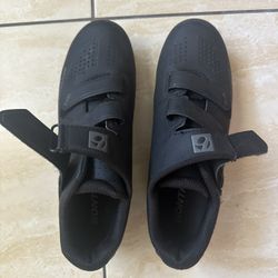 Women’s Black Bontrager Vella Cycling shoes- Size 7.5