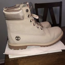 Authentic Women’s Timberland Size 10