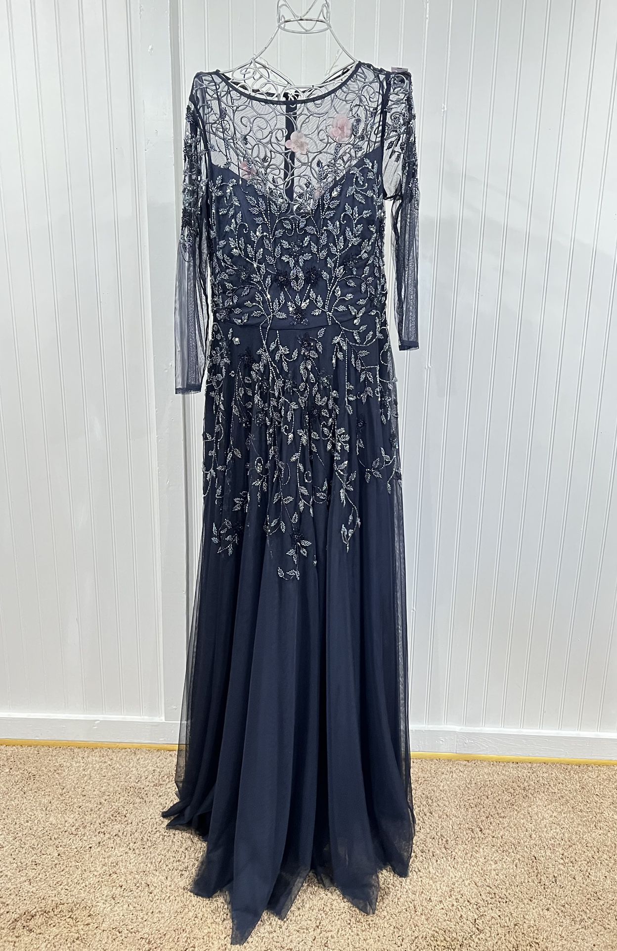 THEIA formal evening dress Size 14  Small detail in the front  Details in the photo