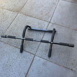 Pull Up Bar 