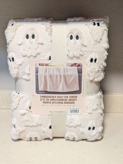 Viral Costco Ghost, Cat, Or Pumpkin Blanket