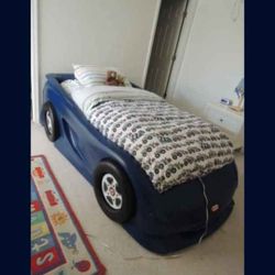 LITTLE TIKES BLUE Race Car Bed Twin Sized Frame w/mattress