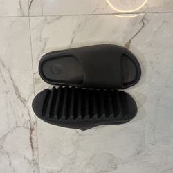 Yeezy Slides 