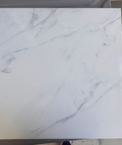 BRAND NEW 21×21 MARBLE-LOOK CERAMIC TILE – 29 BOXES 697 square feet