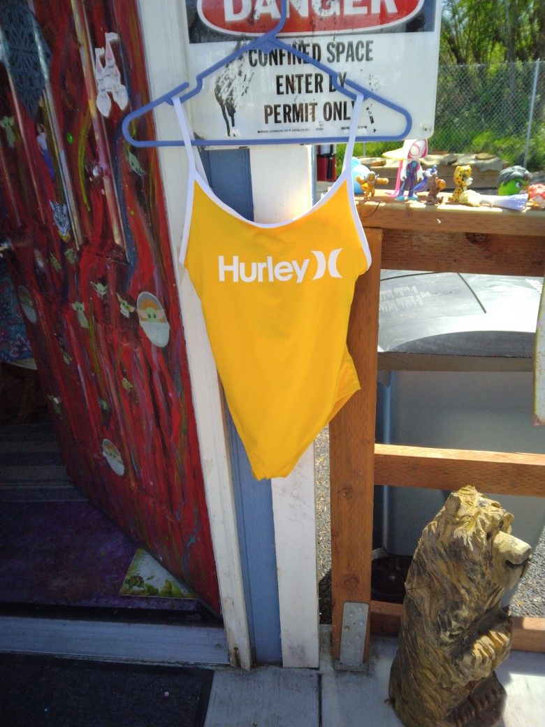 Hurley  new  Suit