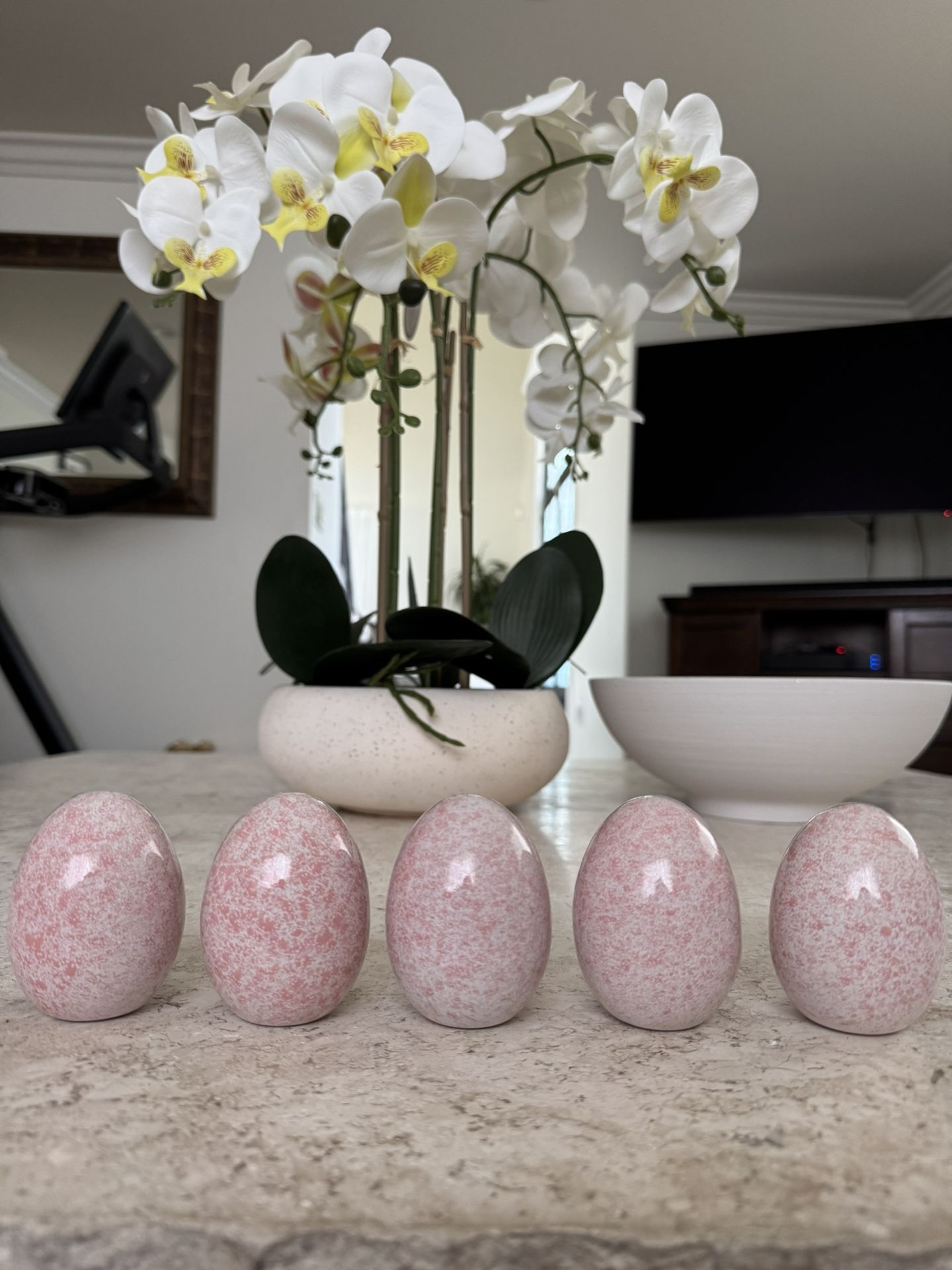 Decorative Pink And White Eggs Set