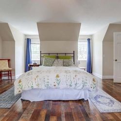 Free Queen metal headboard & Frame 