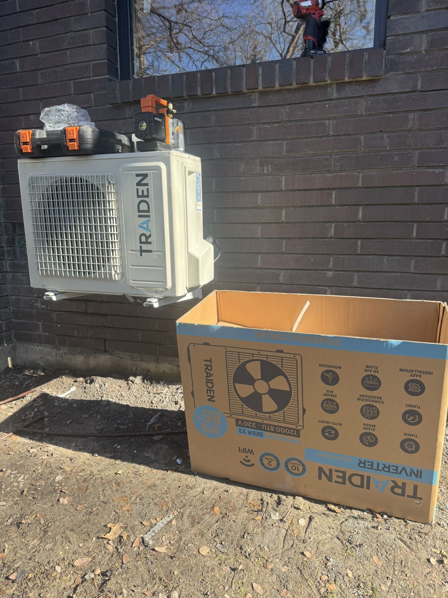 MÍNISPLIT AC DUCTLESS HEAT PUMP