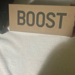 Yeezy’s Boost 350 V2