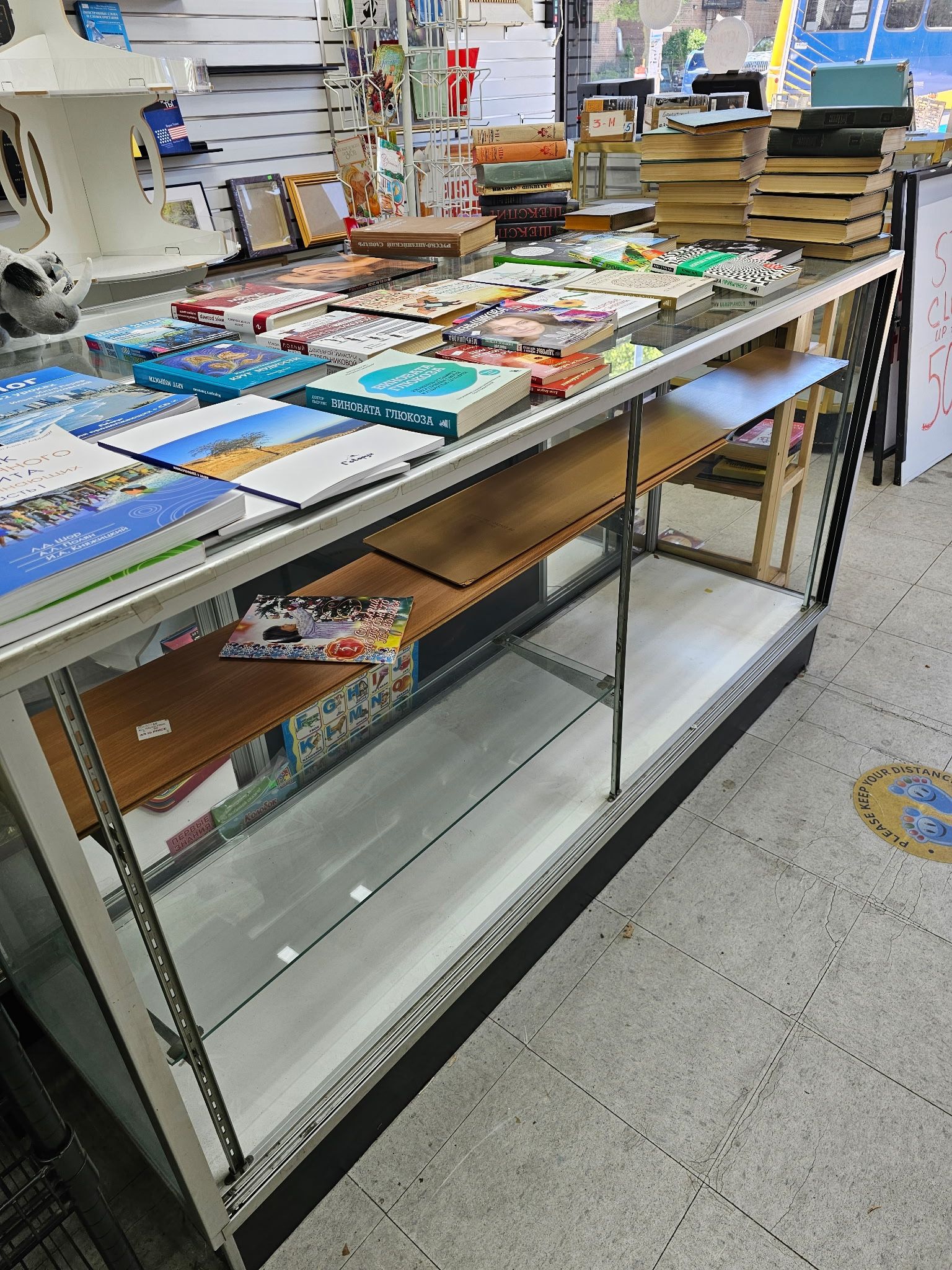 Showcase Glass Light 5 Feet 6 Pieces Shelf Store  