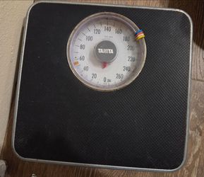 Tanita Analog Bathroom Scale 280 lb