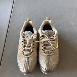 Nike Air Capone 360 Cream White Metallic Shoes Women’s Size 7