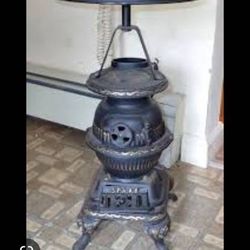 Spark Cast Iron Pot Belly Stove Floor Ash Tray I’m GREAT CONDITION nothing is missing Nothing is damage Immaculate Condition $179dls Text me your best